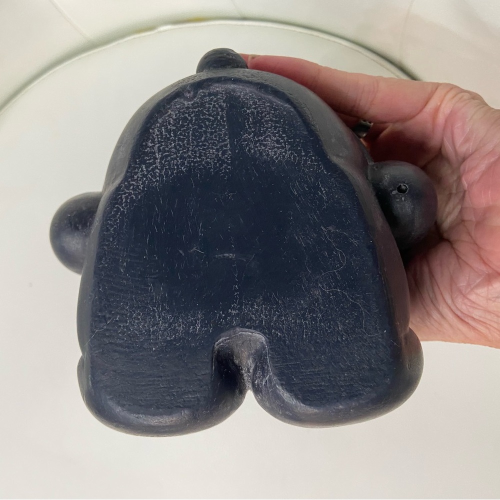BLVCK PARIS Black Teddy Bear Candle Black Cedar & Juniper Scent 6" X 4.5" X 5" - Picture 6 of 13